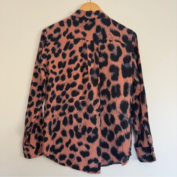 Equipment Slim Signature Leopard Print Blouse in Desert Sand Multi Silk Size:XS - Picture 3 of 5